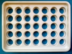 Distributor for curd with 35 drain holes with 4,5 top