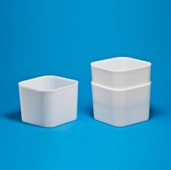 Forma quadrata per formaggio accatastabile con fondo  da kg 3-4